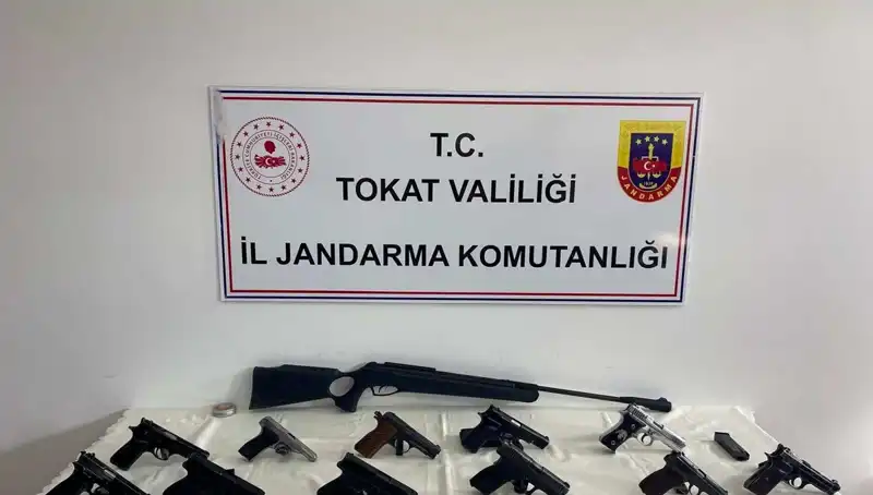 Tokat’ta Kaçak Silah Operasyonu: İki Şüpheli Yakalandı!