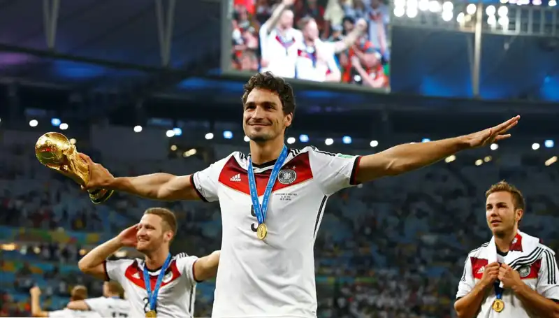 Hummels Futbol Kariyerini Noktalıyor: İşte Ayrılış Nedenleri