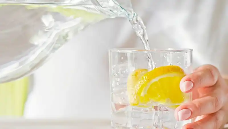 Limonlu Su İçmenin Beklenmedik Faydaları: Doktorun Açıklamaları