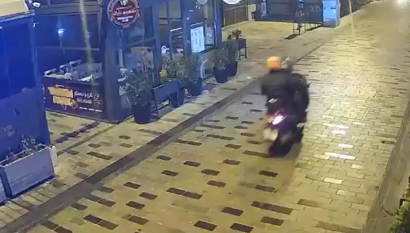 Gece Kulübünde Haraç İddiası: Silahlı Saldırı ve Panik Ortaya Çıkardı
