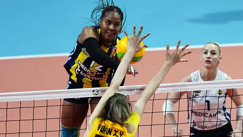 Avrupa'da Türk Derbisinde Fenerbahçe, VakıfBank'ı Kolay Geçti!