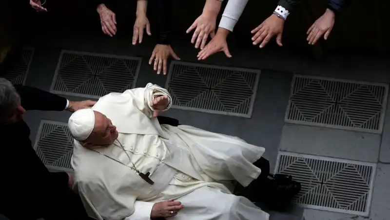 600 Yıl Sonra Bir İlk: Papa Francis İstifa Edecek Mi?