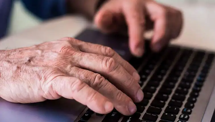 Dijital Dünyanın Zihinsel Güç Üzerindeki Etkisi: Teknoloji Demansa Karşı Nasıl Koruyor?