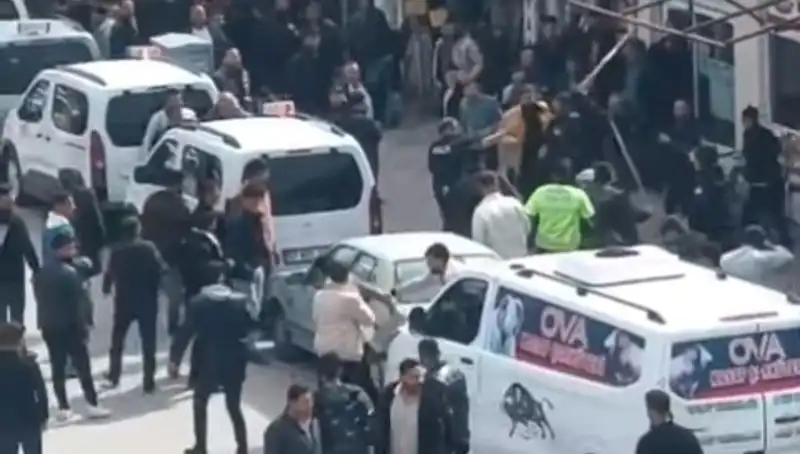 Erciş’te Taşlı Sopalı Kavga: 7 Gözaltı ve Olayın Ayrıntıları