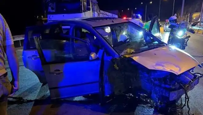 Otomobil Bariyere Çarptı: Korkunç Kaza Sonucu Bir Ölüm, Üç Yaralı