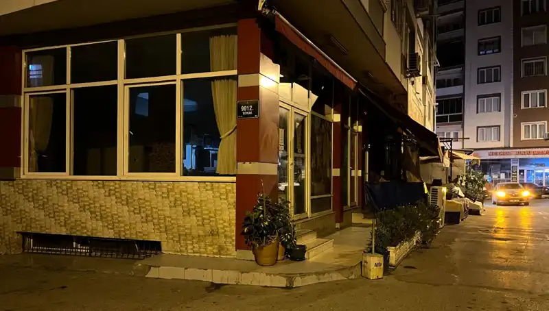 İzmir’de Kahvehane Önünde Silahlı Saldırı: Bir Kişi Hayatını Kaybetti