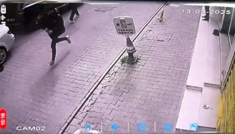İstanbul’da Gerçekleşen Silahlı Saldırıda Bacağından Yaralanan genç Hayat Mücadelesi Veriyor