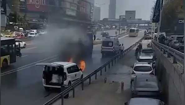 Korku Dolu Anlar: Yanan Araca TOMA ile Müdahale!