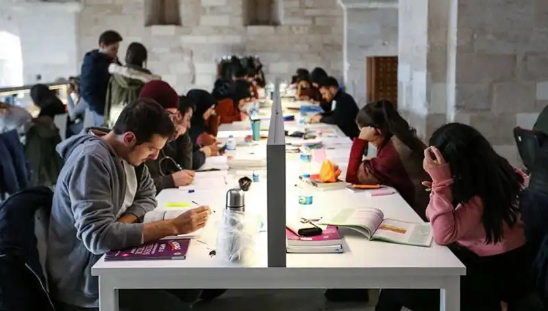 Üniversiteler 2024-2025 Eğitim Yılı Takvimini Açıkladı: Tüm Detaylar Burada!