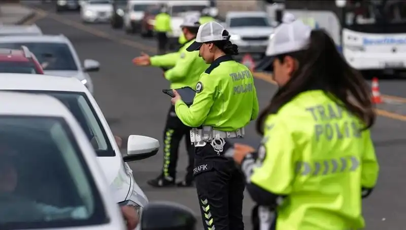 Trafikte Bir Haftada Binlerce Sürücüye Uygulanan Ceza Şok Etti